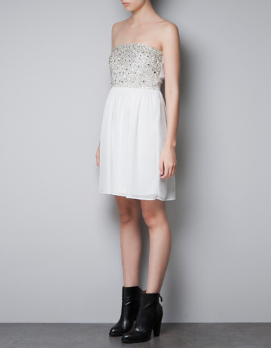 Zara-kleid: stars im gleichen outfit-fotos/bilder New Year's Eve: outfit and make-up tips.