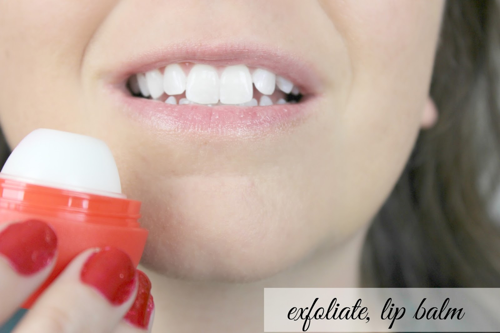 Elle Sees Beauty Blogger in Atlanta How To Holiday Red Lips