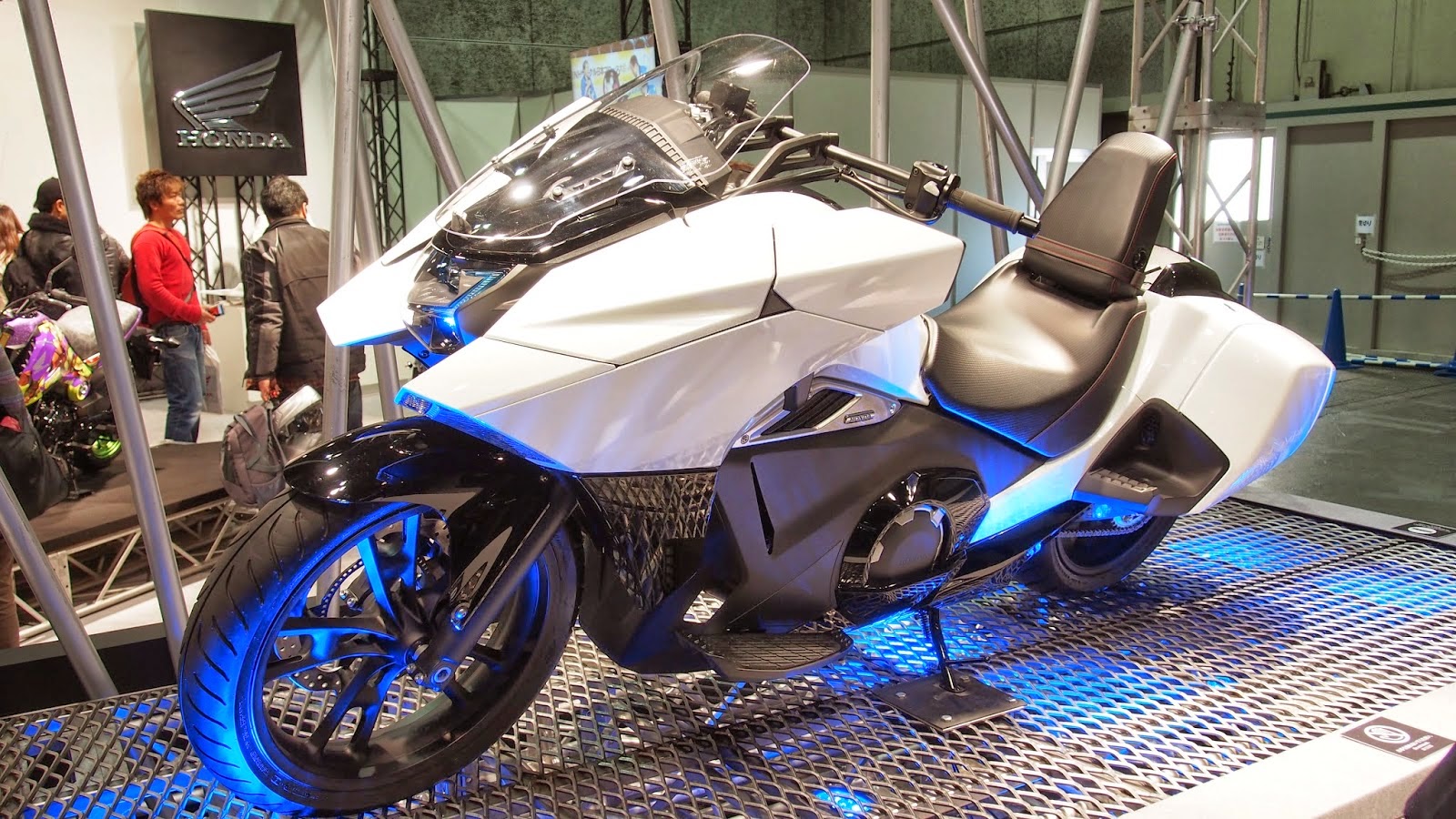 Tales From The Road Featured Bike Honda Nm4 Vultus