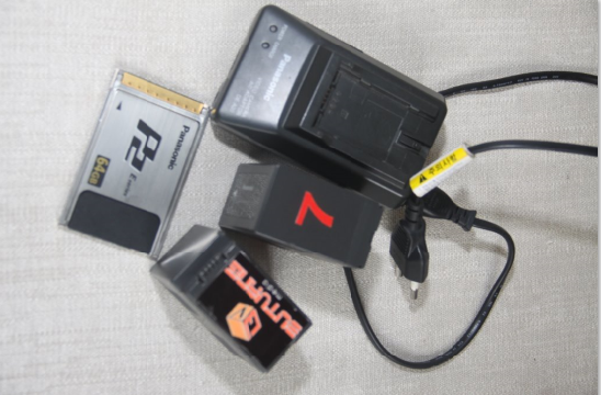 Thanh Lý Máy Quay Phim Panasonic AG - HVX200 Bal/NTSC Phụ Kiện Full