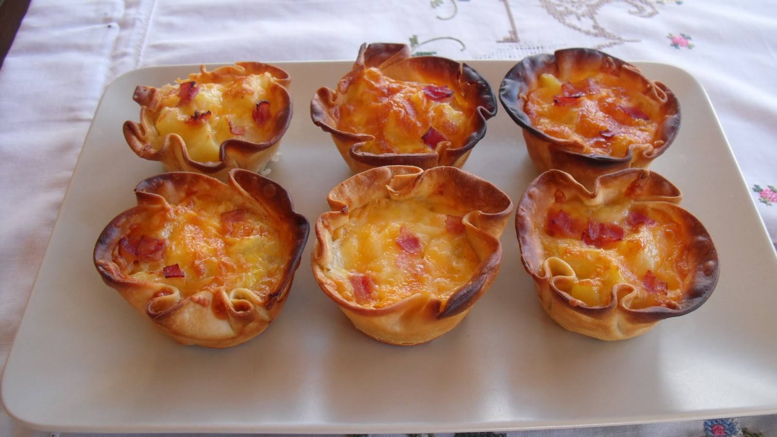 COCINA CON AMOR Tartaletas de tortilla con bacon y queso