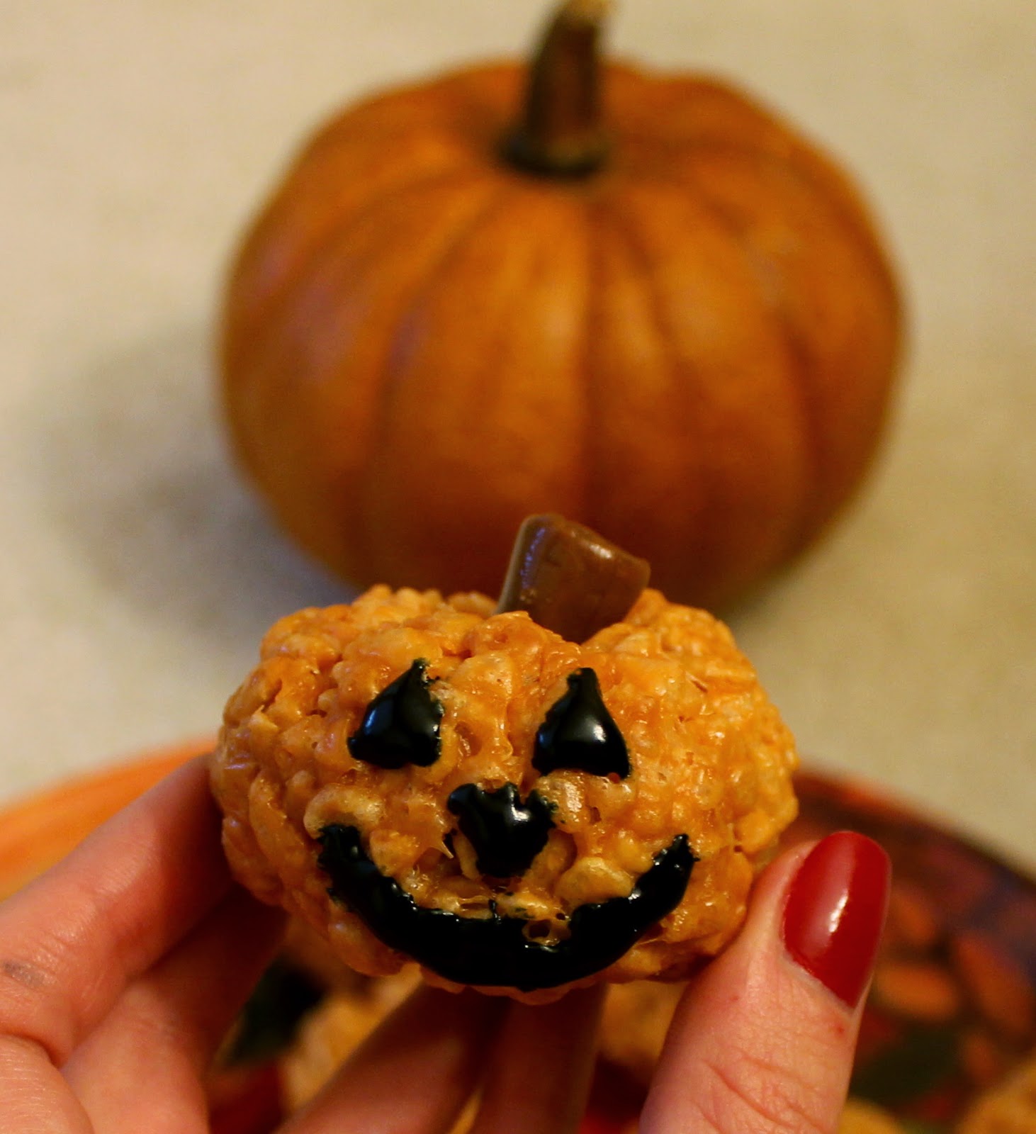 Pumpkincakezz: The Surprisingly Easy Fall Treat - vyiyxjv