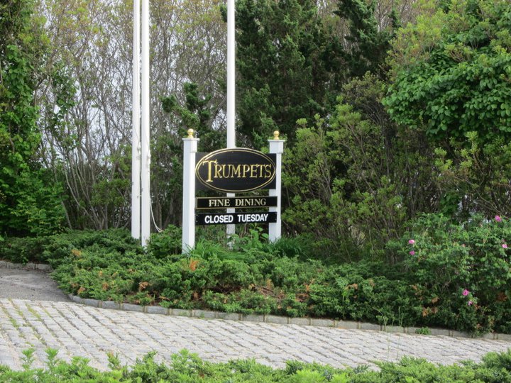 Hungry Couple Trumpets on the Bay