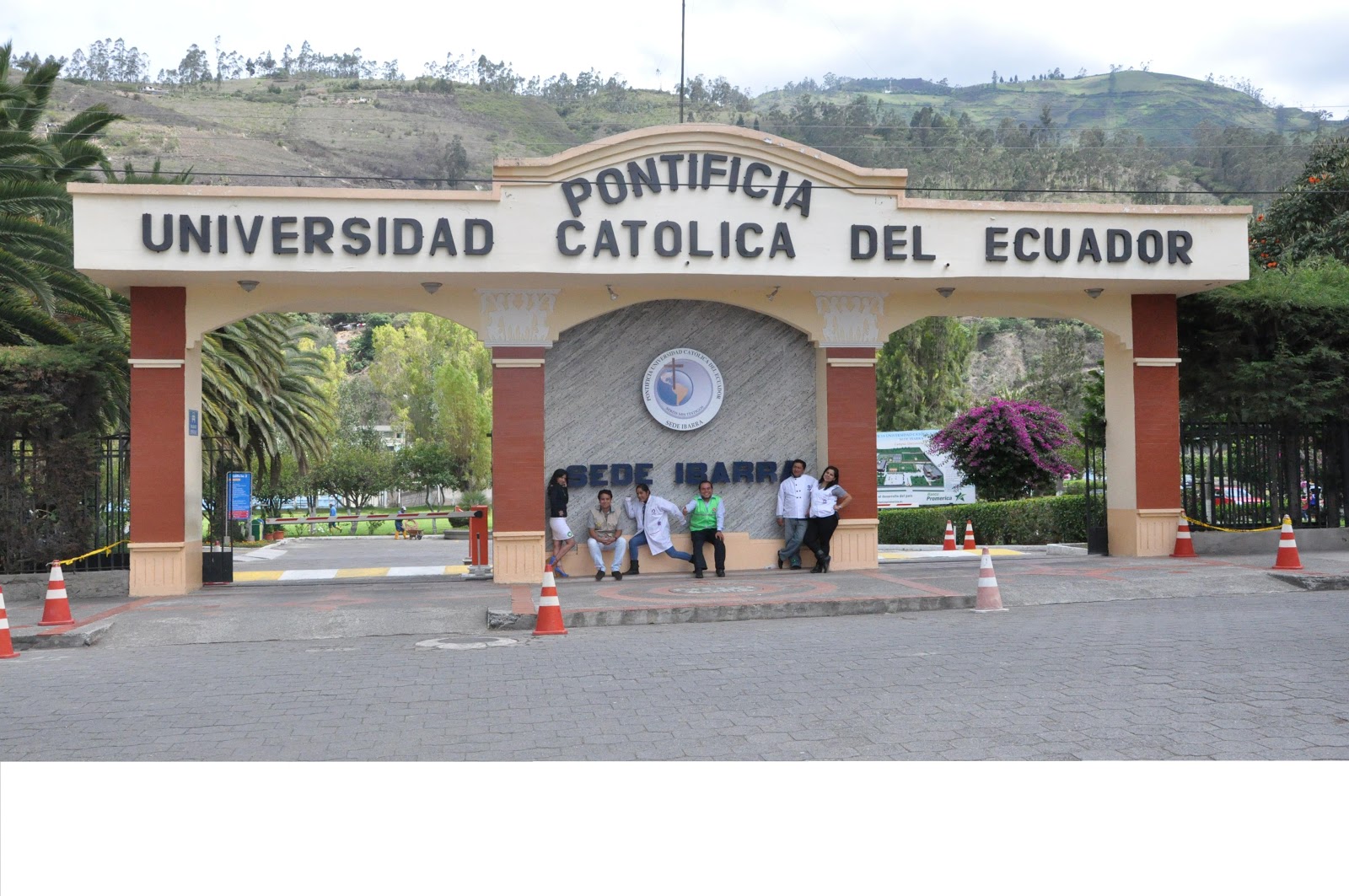 Pontificia Universidad Católica del Ecuador Sede Ibarra INEC va a la U
