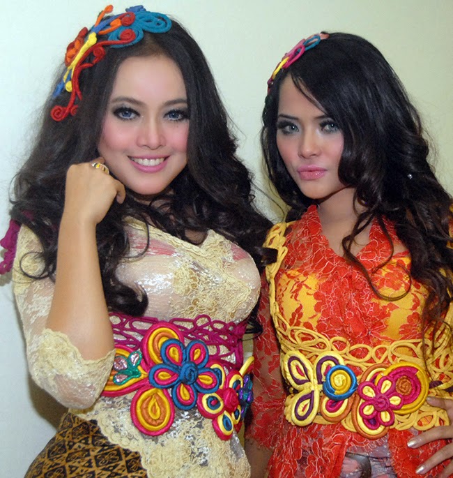 Foto Cantik Duo Sabun Colek Terbaru Foto Cantik Duo Sabun Colek Terbaru