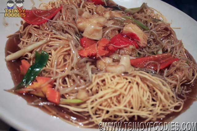 crispy yelow noodle seafood