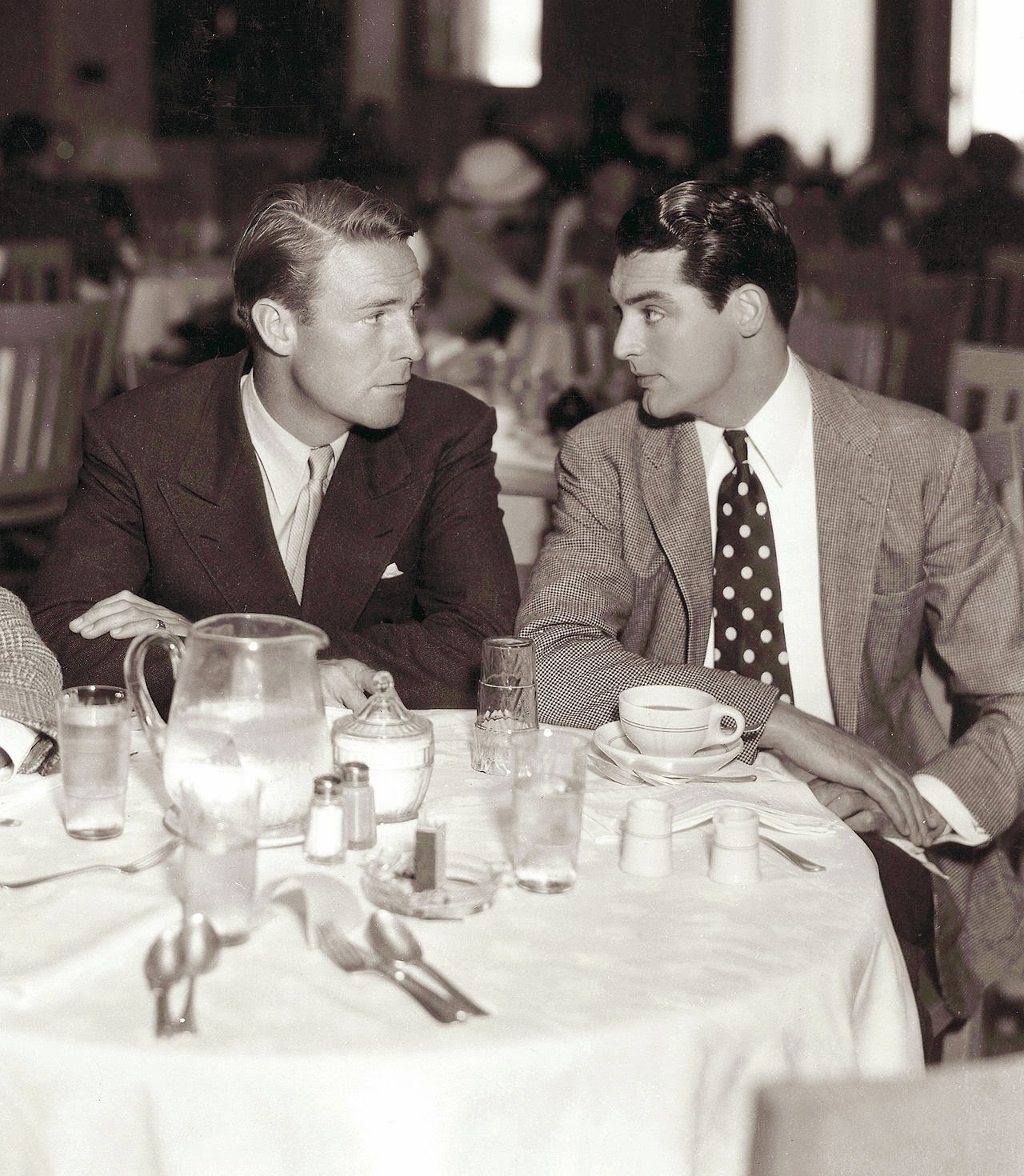 rohmerin Cary Grant & Randolph Scott