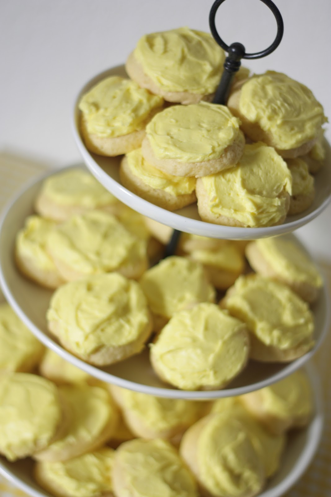 The Crunchy Mamacita Sour Cream Lemon Cookies with Lemon Buttercream