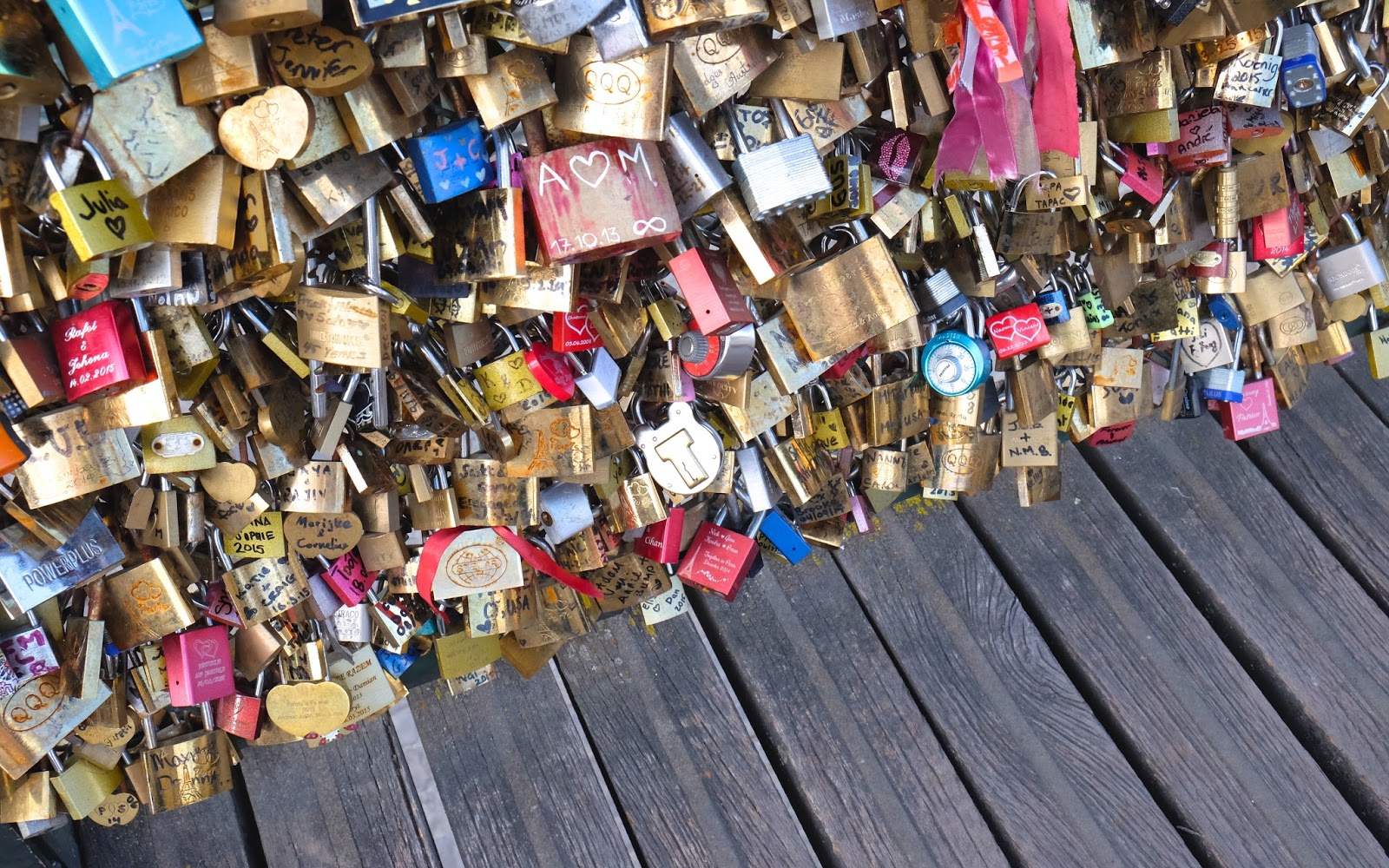 padlocks pont des arts paris Padlocks pont des arts Paris