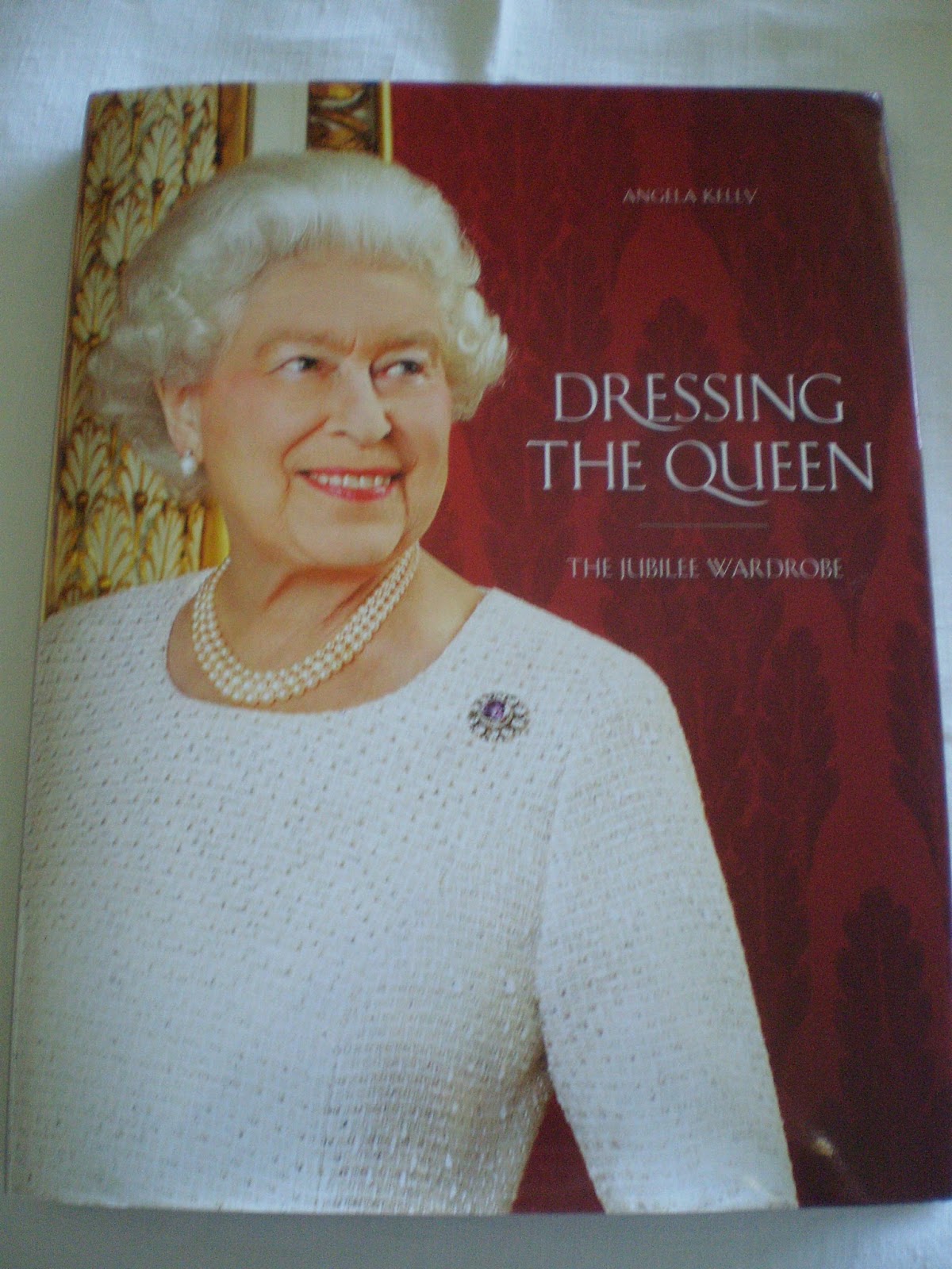 Linens and Royals Dressing The Queen and a Pretty Apron