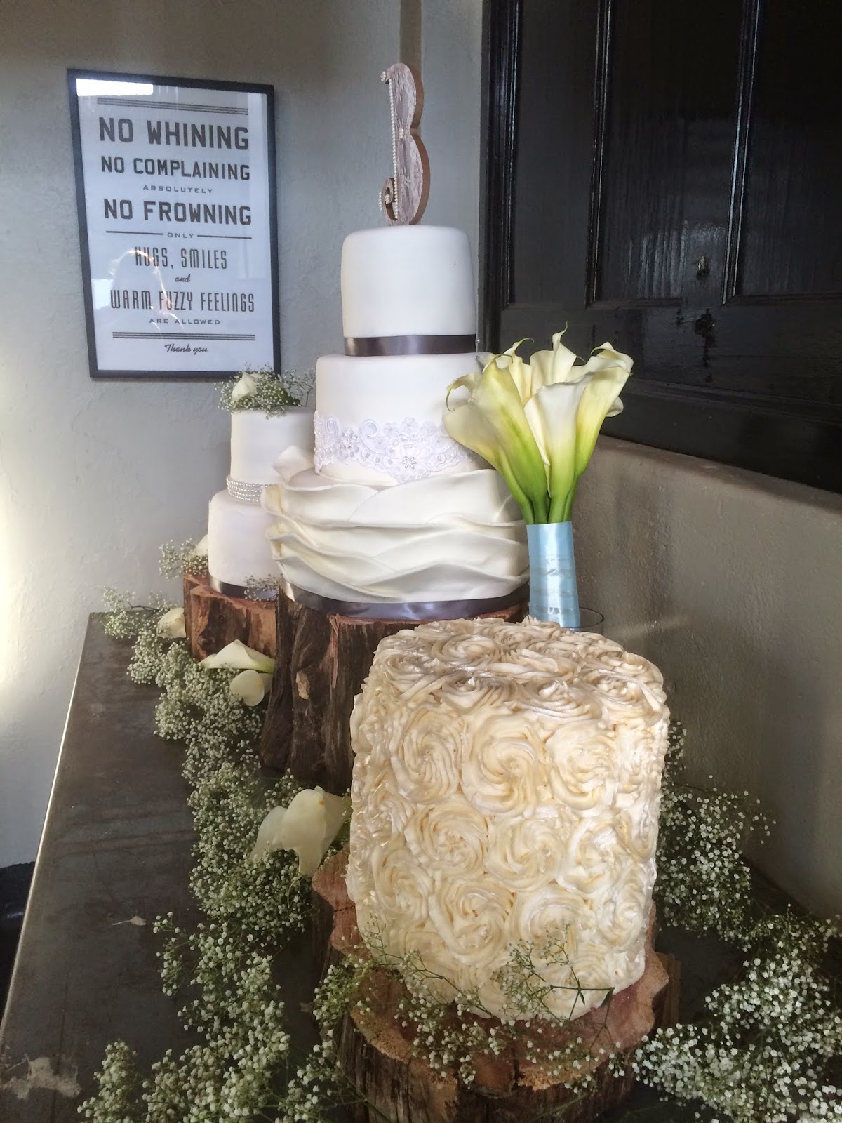 SugarLips Cakery: The Blunt Wedding Cakes