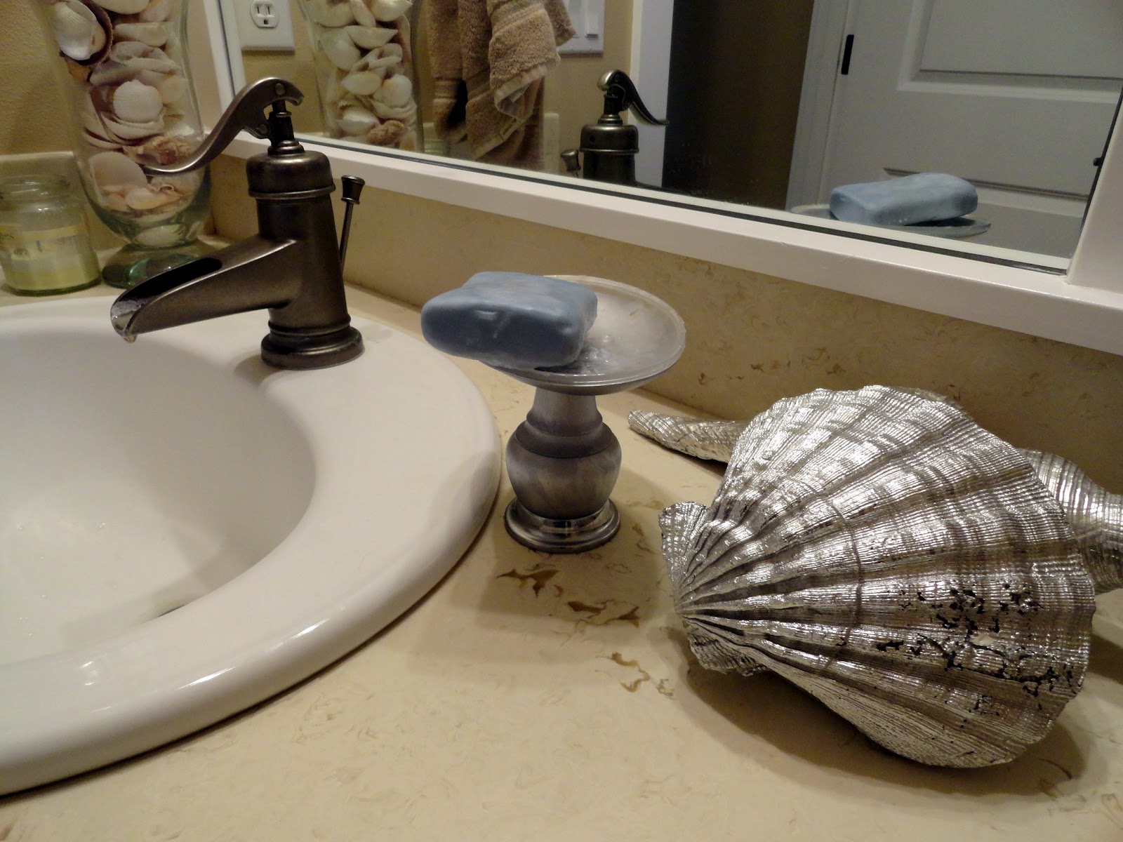 Five minutes to a clean guest bathroom in 7 easy steps Rachel Teodoro