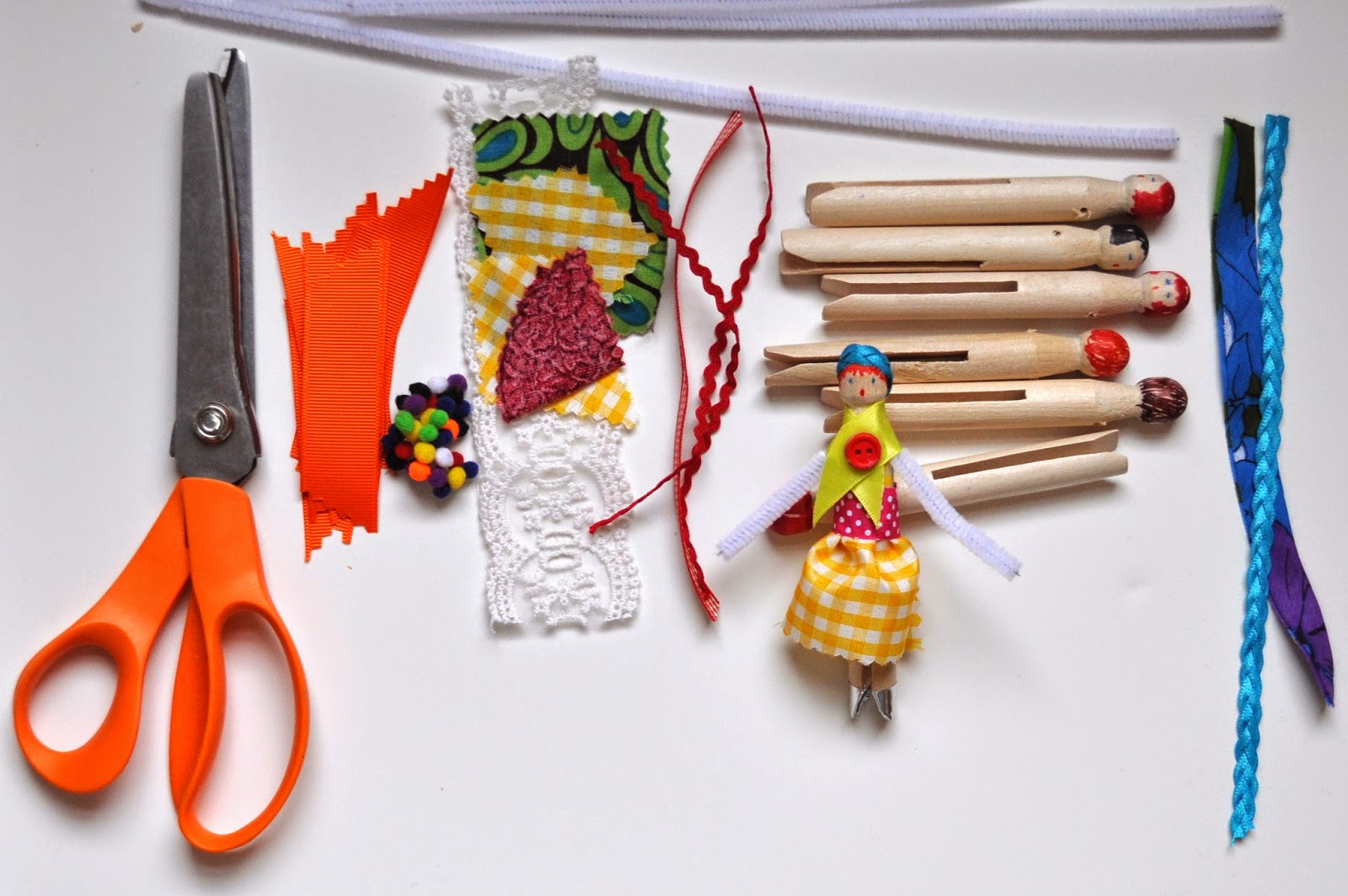 Art with Kids Clothes Pin Dolls