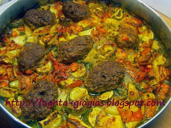 Μπιφτέκια με λαχανικά στον φούρνο - Τα φαγητά της γιαγιάς Μπιφτέκια με λαχανικά στον φούρνο - Τα φαγητά της γιαγιάς