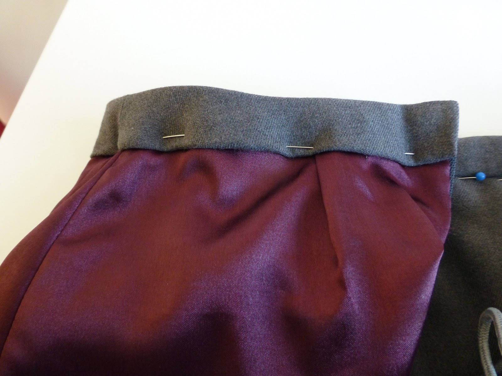 Queen of Darts Tutorial how to add lining to a skirt with waistband