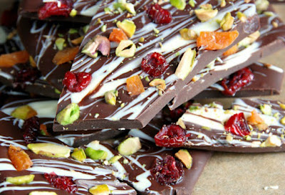 chocoalte bark, dark chocolate, Christmas chocolate bark, super foods, Brenda Ajay, party recipes, Christmas recipes, dessert recipes, healthy desserts