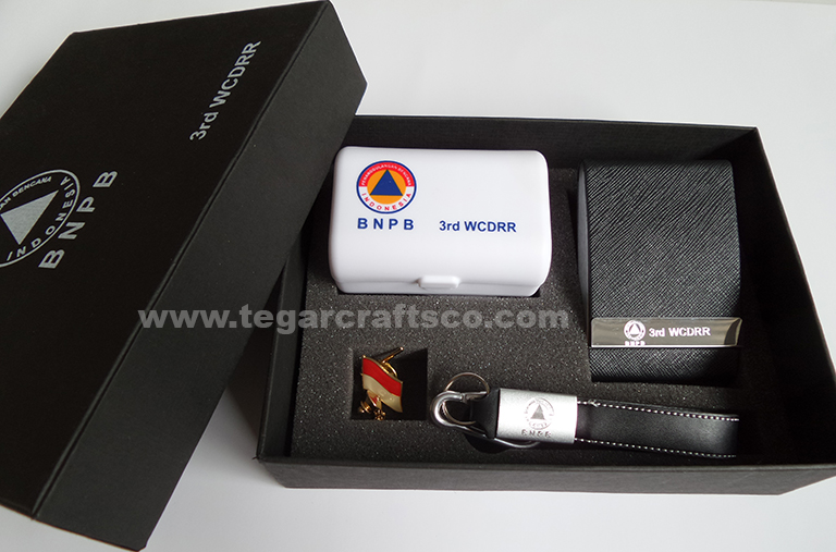 Jual dan terima pesanan paket bingkisan gift set box lebaran untuk