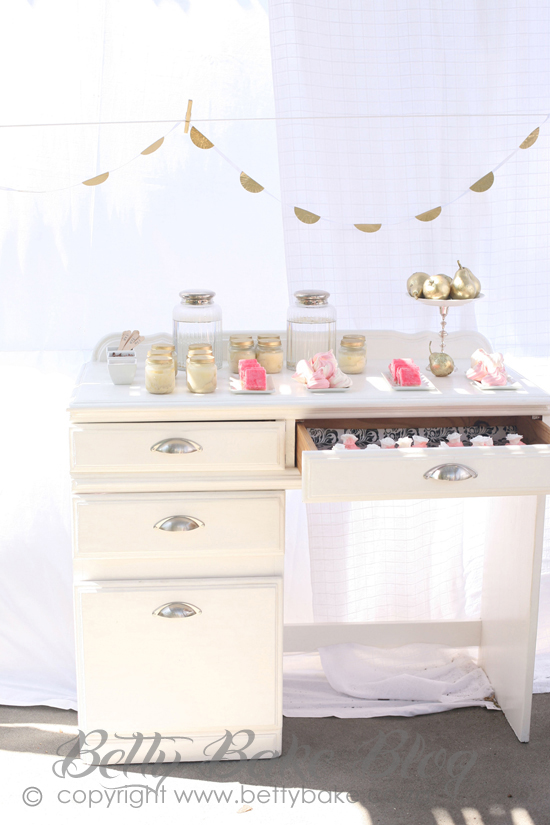 bling party, gold cake, sparkly, shiny, glitter, gold pears, white desk, ice cream in jars, gold lids