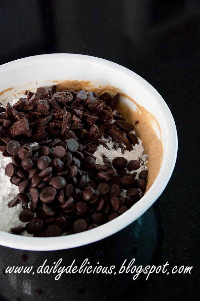 dailydelicious Chocolate chunk and chips cookies