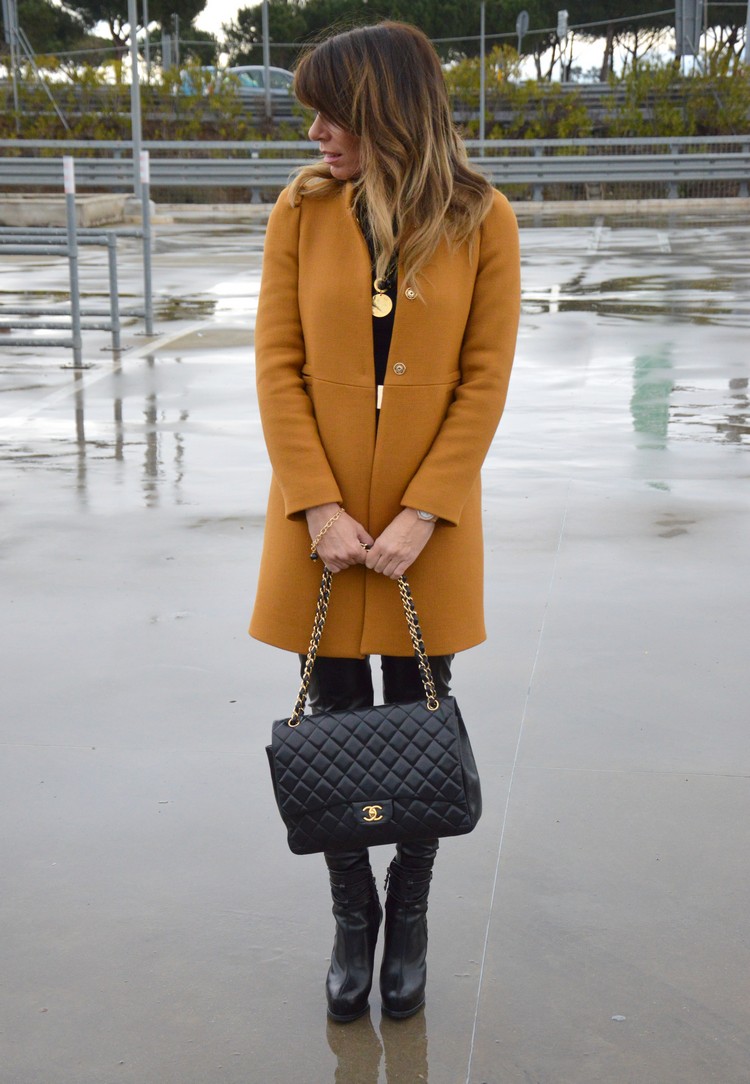 Mustard and black outfit Don't Call Me Fashion Blogger! Roma