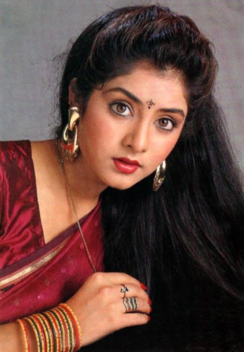 Free Wallpapers Download, Desktop Nature Bollywood Sports Mobiles Cars  Funny & etc.: Actress Divya Bharti HOt Pictures