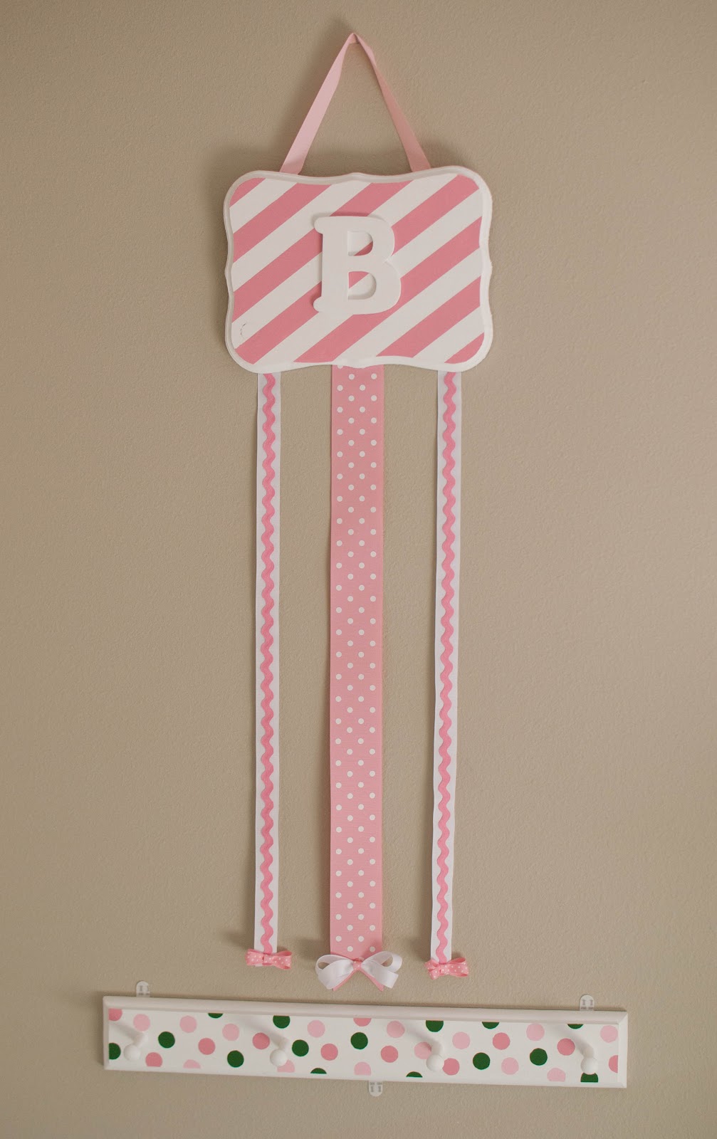 31 Flavors {DIY} Bow holder & bows