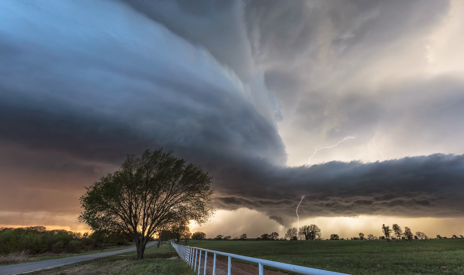 Dangerous Power of Nature Spectacular Shelf Clouds