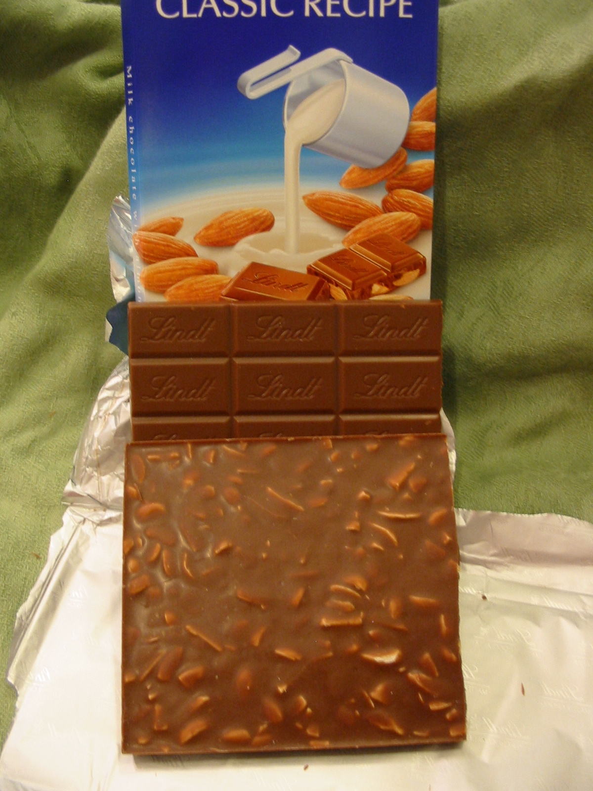 The Chocolate Cult Lindt Classic Recipe Bars Revealed