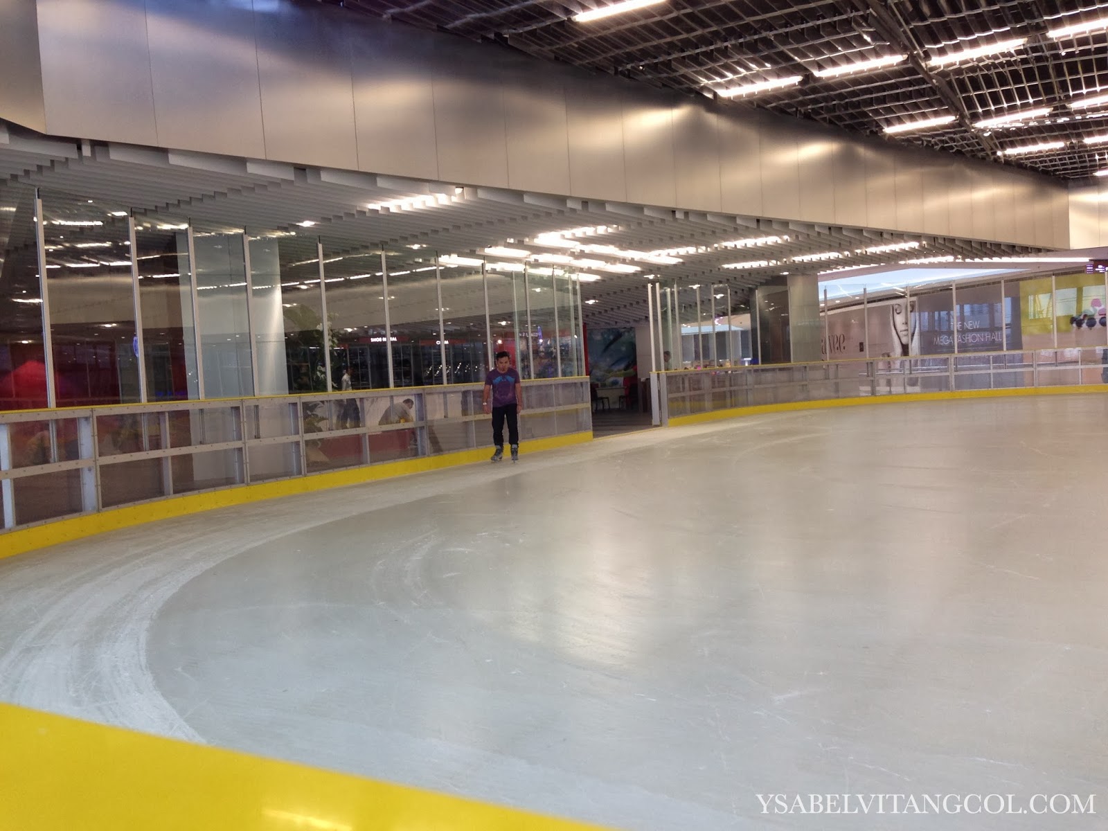 Pleasantly Chic has moved! The MEGA Comeback SM Megamall Ice Skating Rink