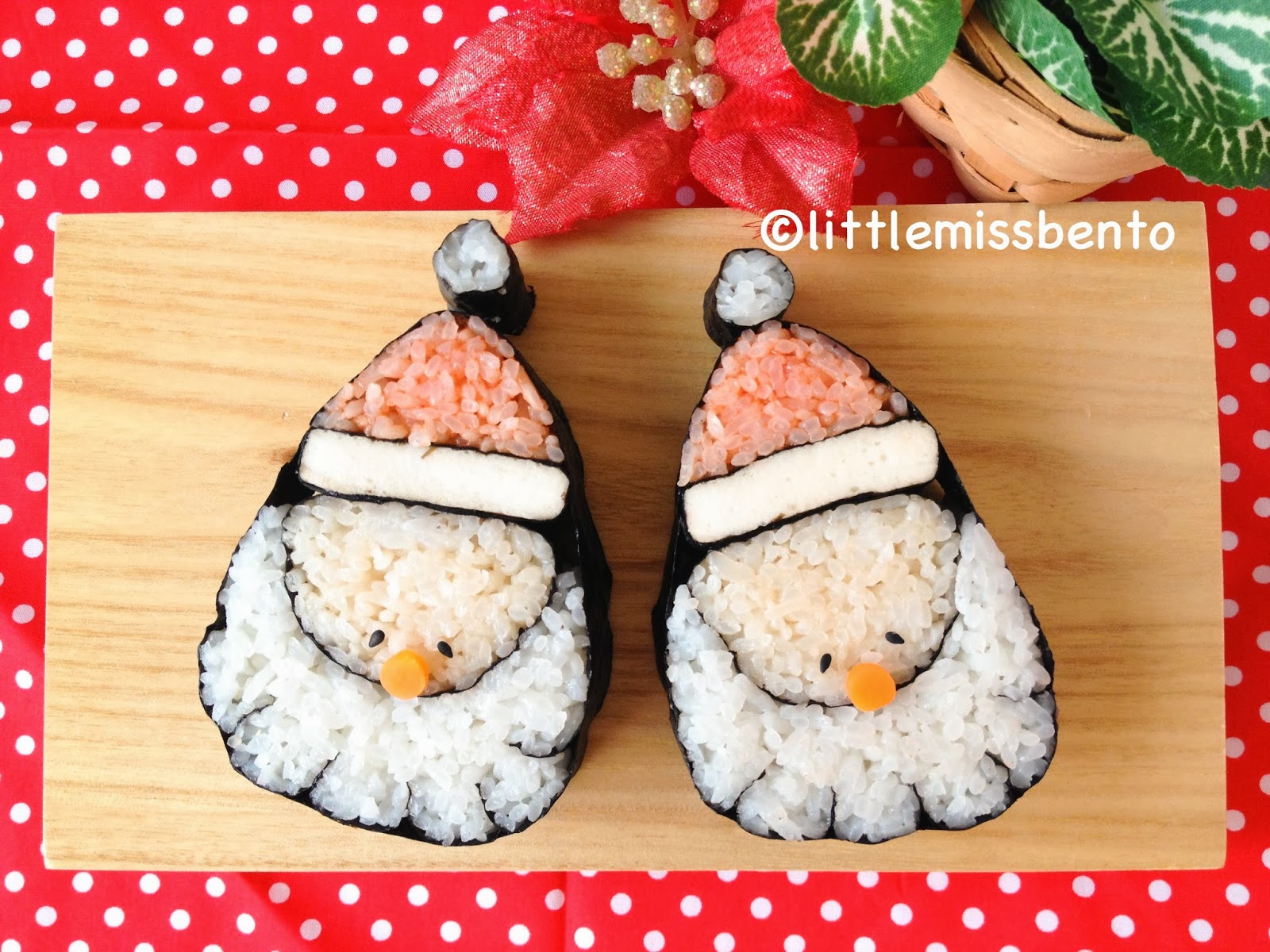 Santa Sushi Art Roll Bento サンタさんの飾り巻き寿司 クリスマスのキャラベン Little Miss Bento