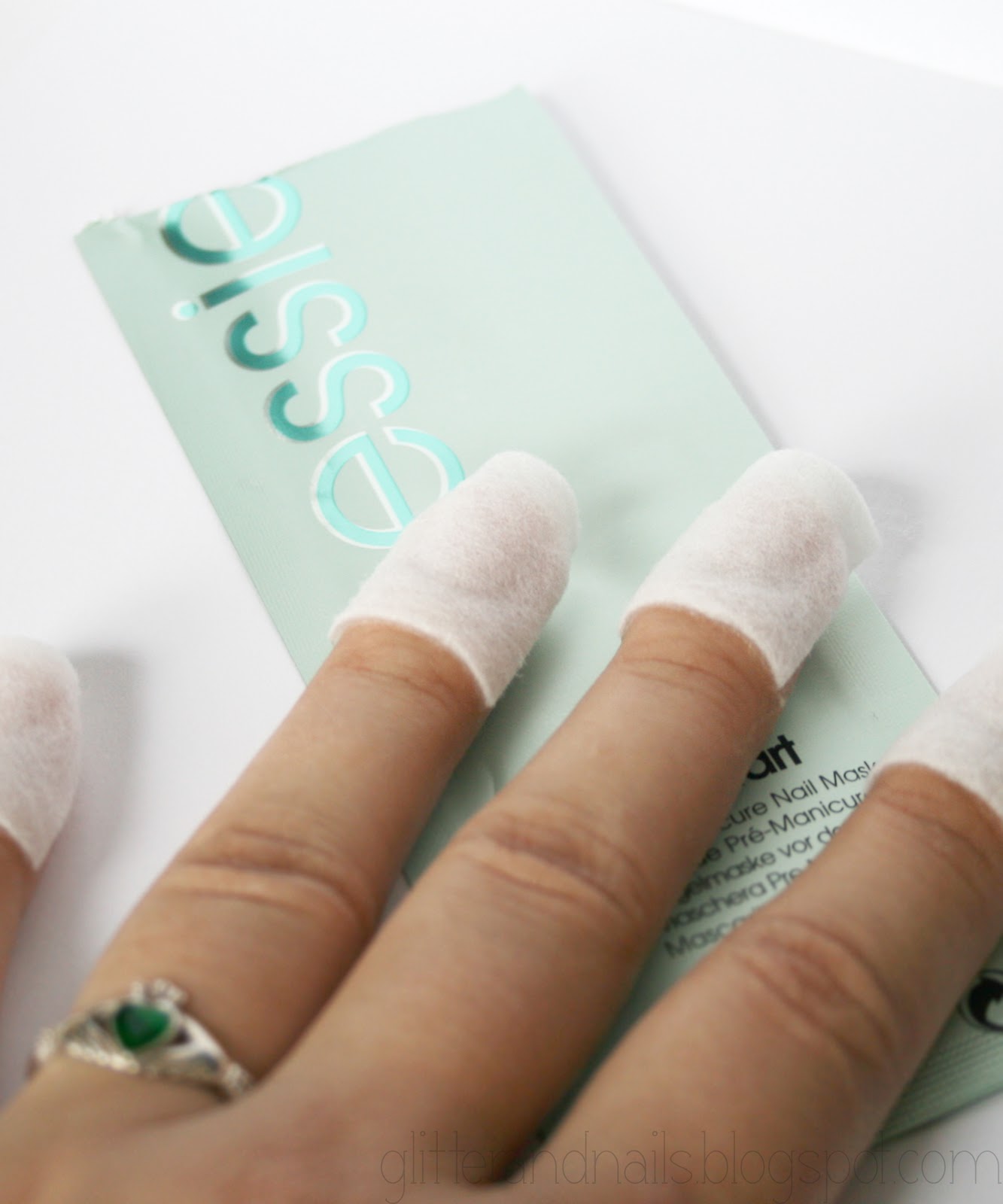 Glitter and Nails Test les masques prémanucure Fresh Start d'Essie