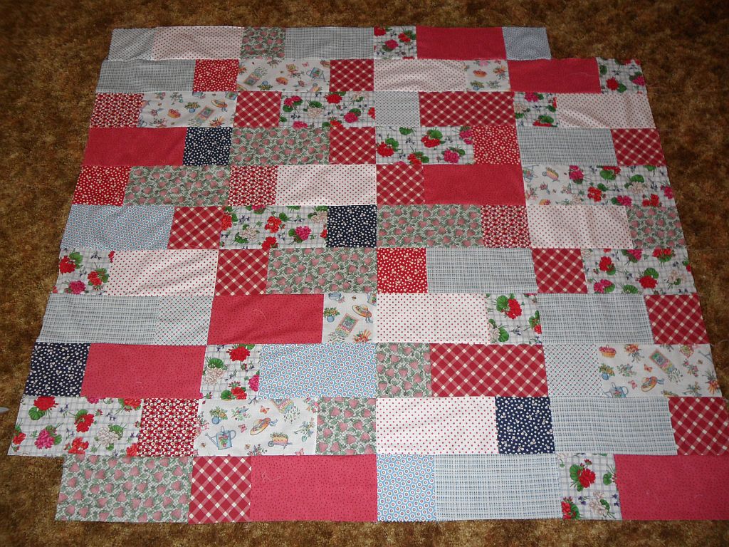 Blueberry Patch Stash Buster Quilted Round Table Cover and a Tutorial!