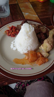 rumah makan teras ijo tanjungpinang, nasi gudeg ayam, nasi gudeg telor, kuliner tanjungpinang, blogger tanjungpinang