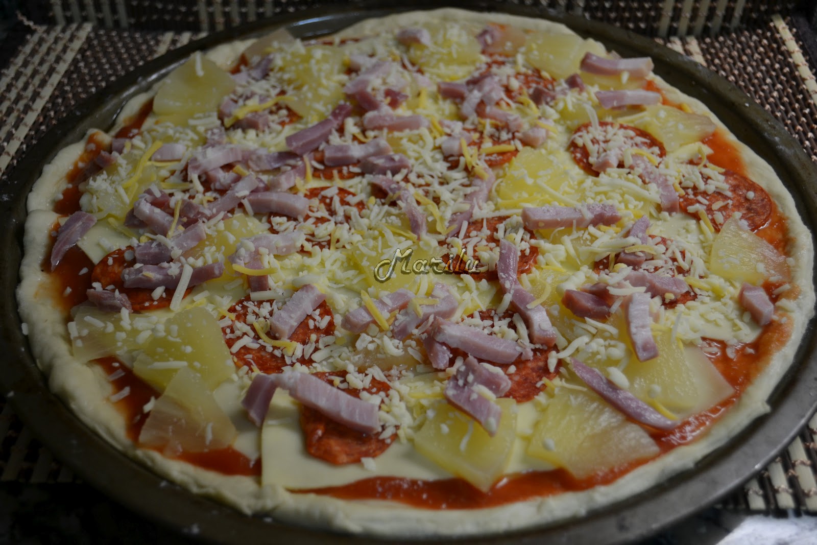 Marilu Entre Pucheros Pizza De Pepperoni Y Pina