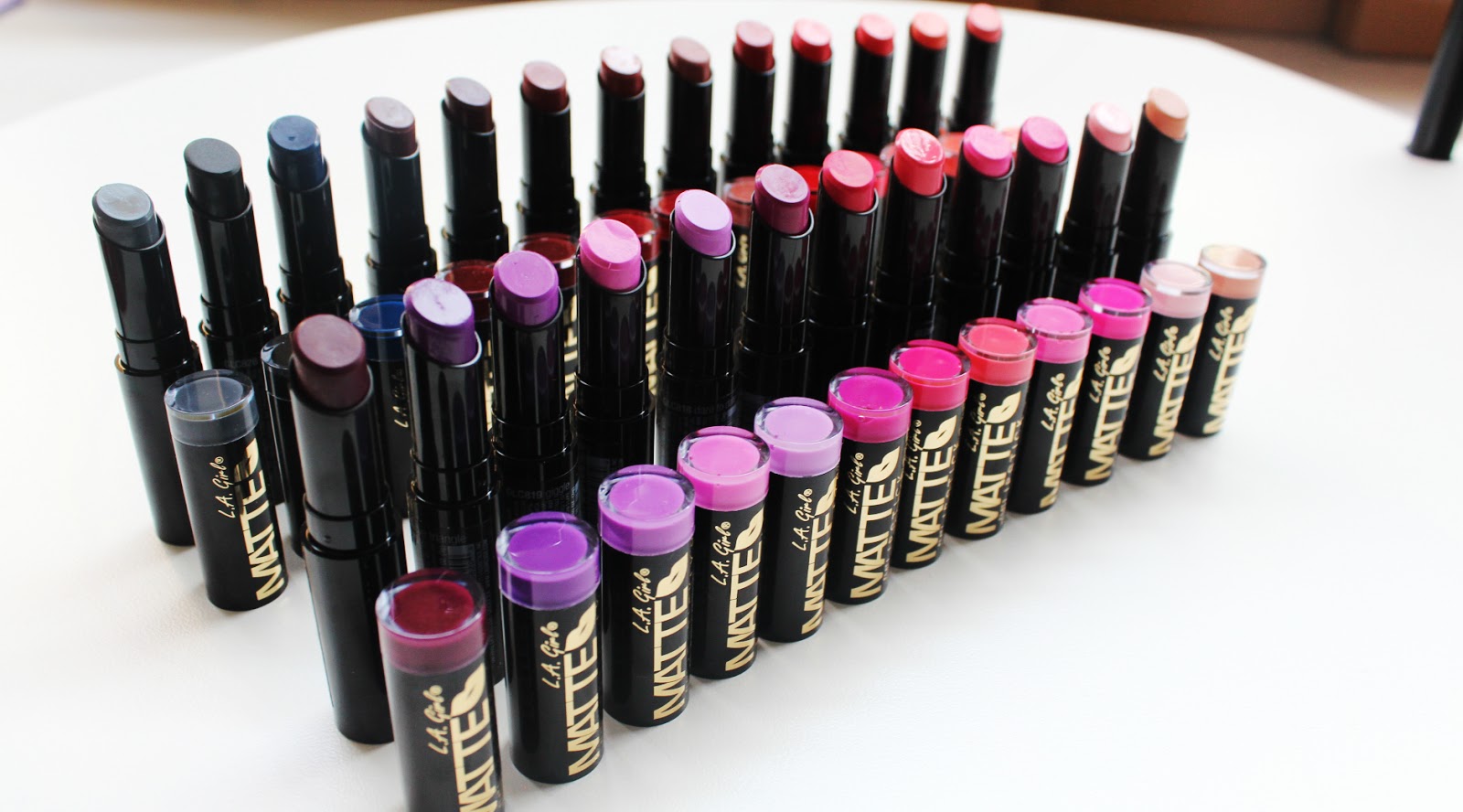 Comparison LA Girl Matte Pigment Gloss vs. LA Girl Matte Flat Velvet Lipstick Love My Lucy