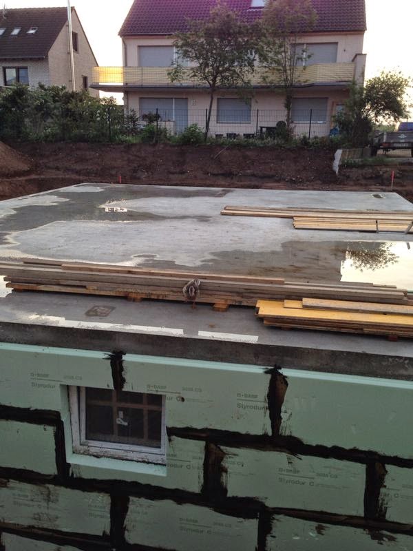 Wir Bauen Unsere Lehmhutte April 2014