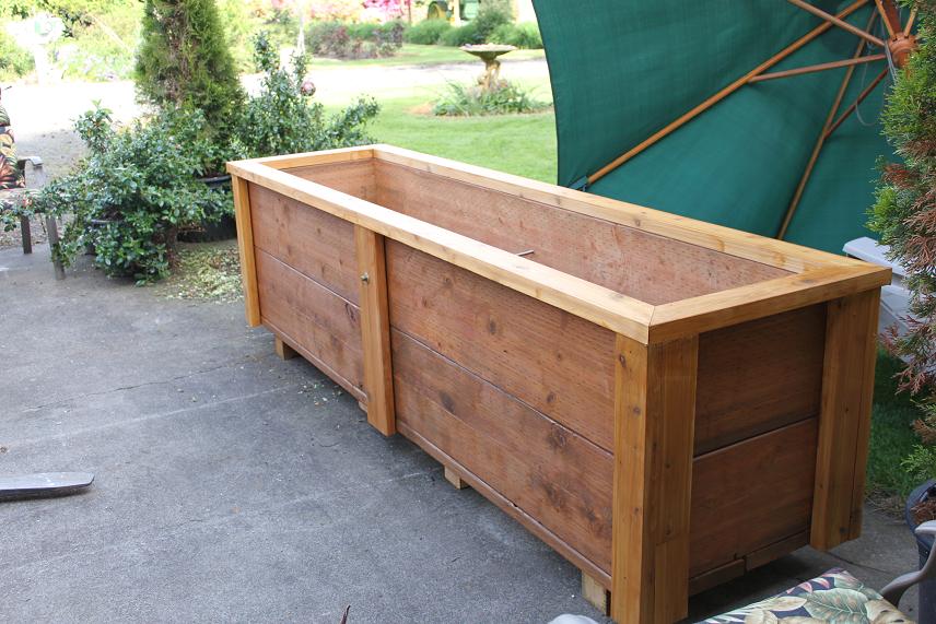 Feathering My Nest: Home Made Planter Boxes