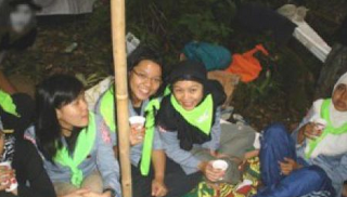 Melayang Saat Kemah Melayang Saat Kemah