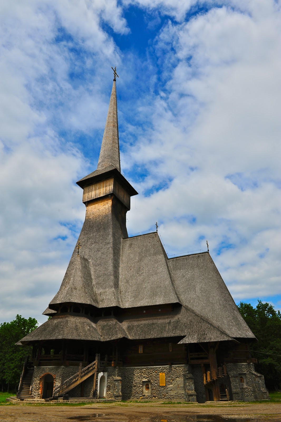 Maramures+wooden+churches+1.jpg