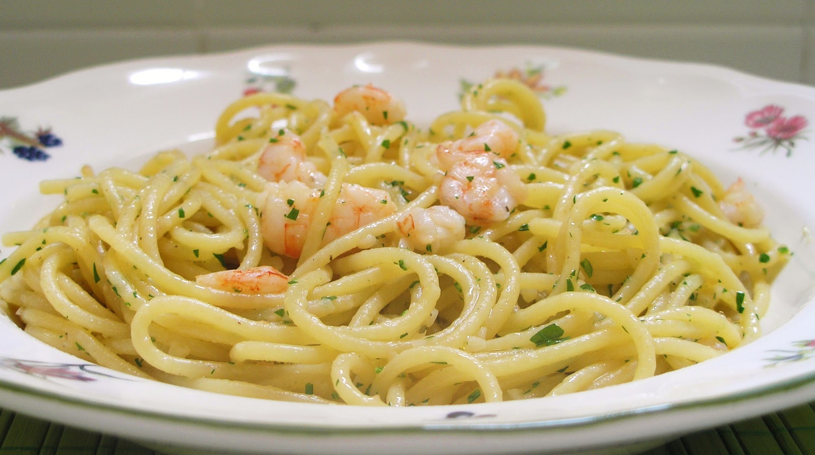 La Cocina con Cariño: RECETA DE ESPAGUETIS CON GAMBAS AL AJILLO