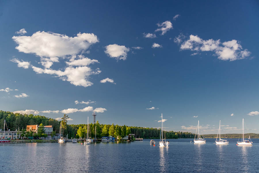 На мысы, купаться.