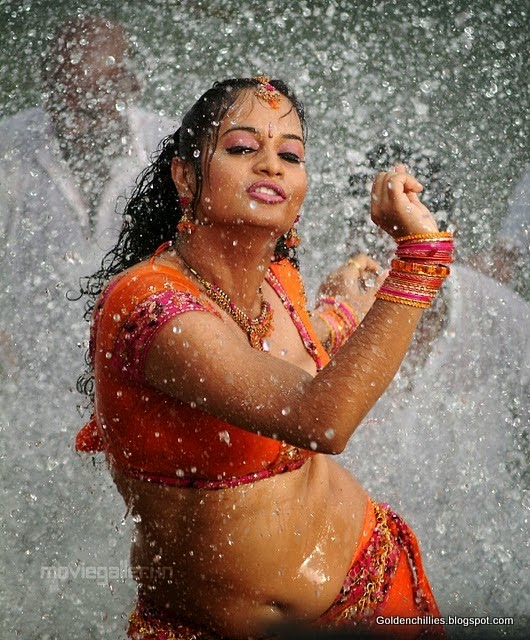 suja varunee hot navel show 