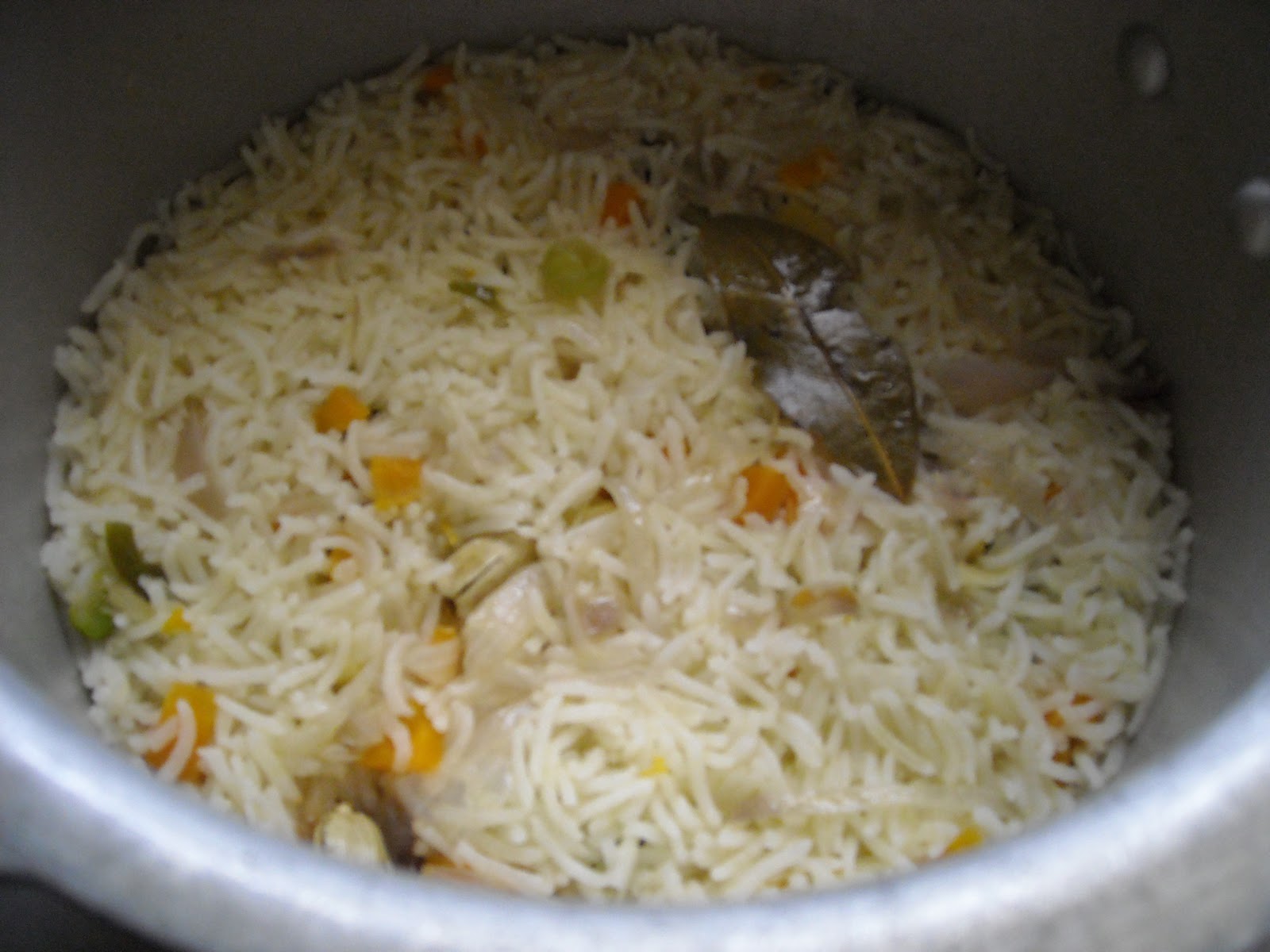 Peas and Carrot Pulao In Pressure Cooker Samayal Diary