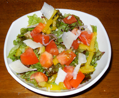 garden salad with lemon vinaigrette dressing