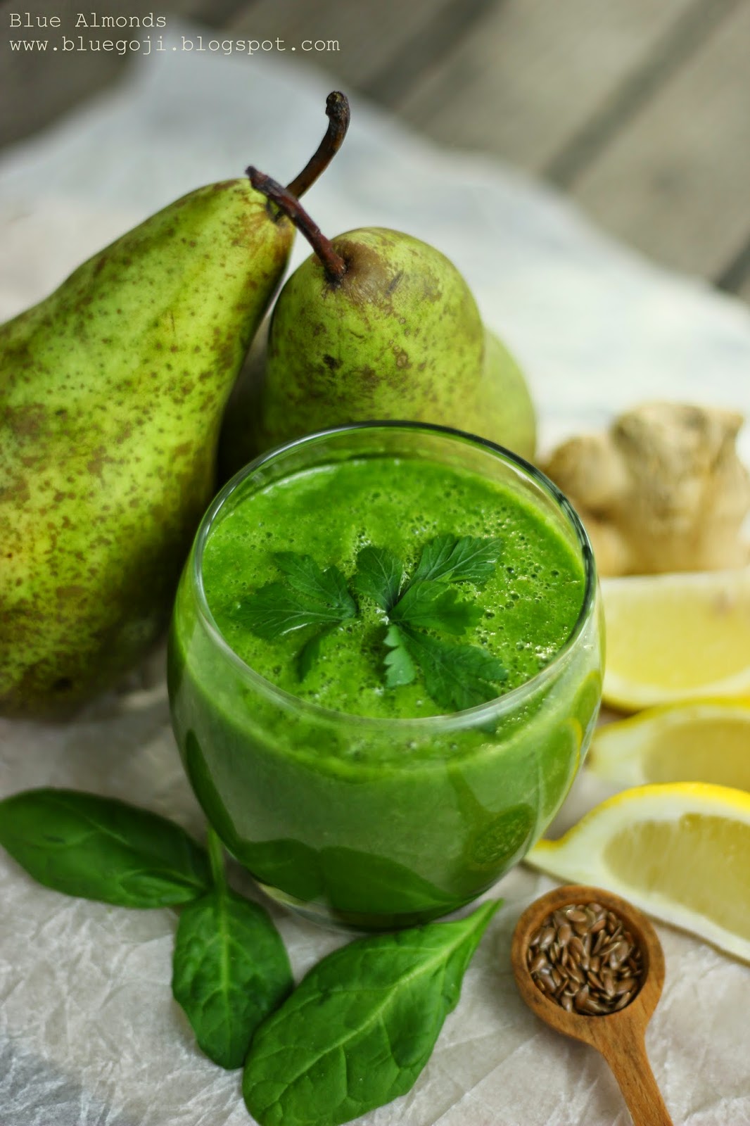 Koktajl Szpinak, Gruszka & Imbir / Spinach, Pear and Ginger Smoothie (raw vegan)