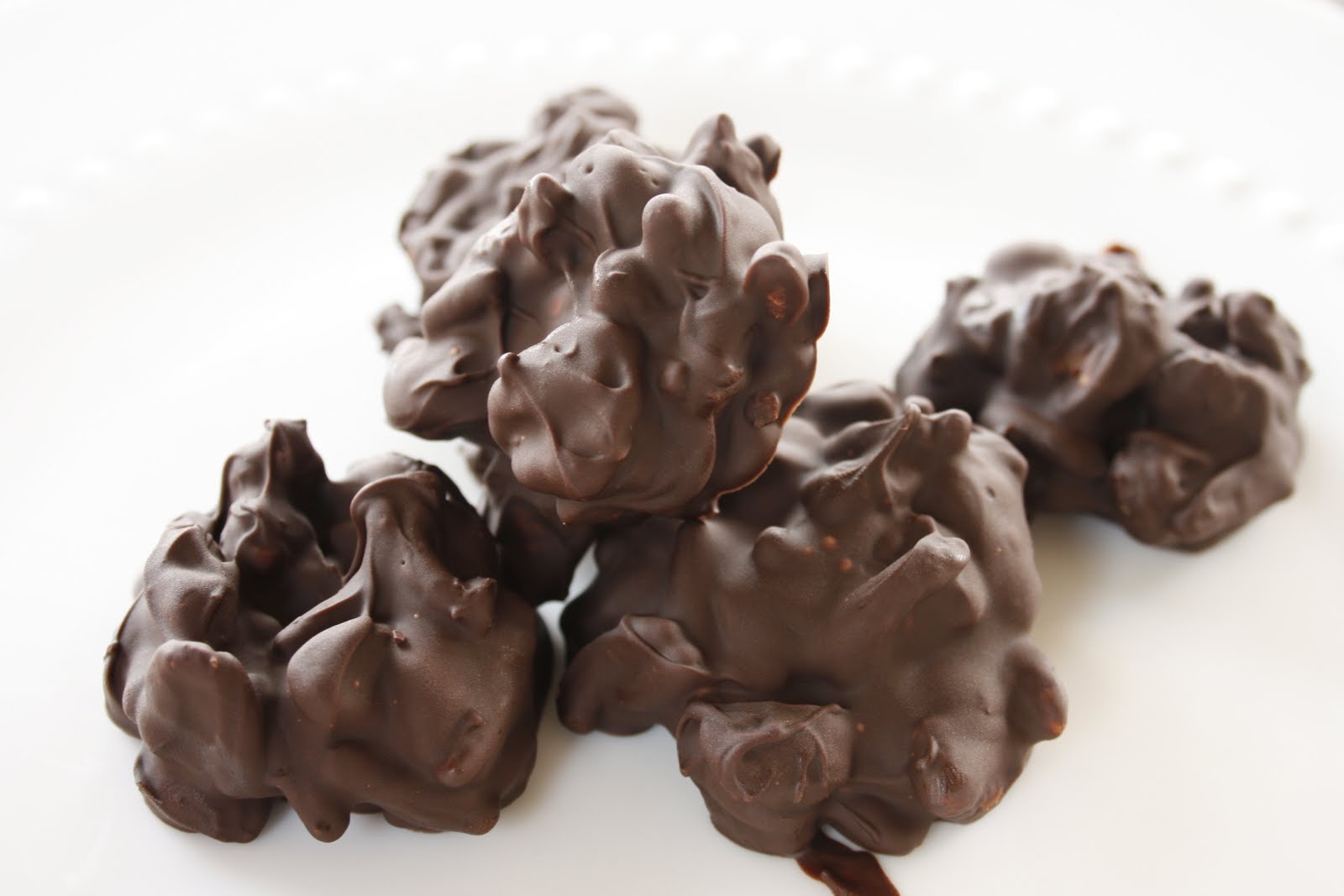 Laura's Sweet Spot Dark Chocolate Health Nut Clusters
