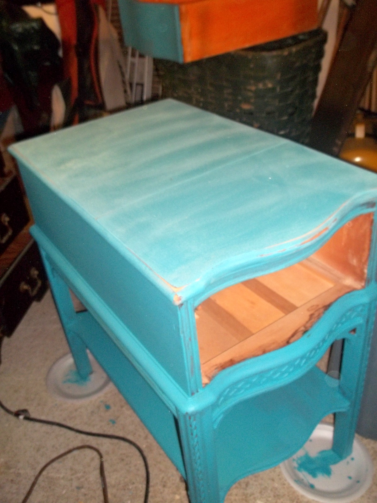 PICKIN and PAINTIN........... TURQUOISE CHALK PAINT BEDSIDE TABLE