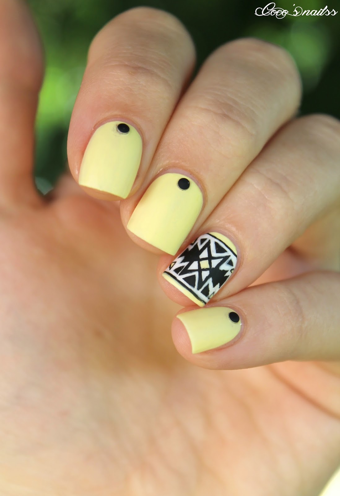 Coco's nails : Jaune tribal
