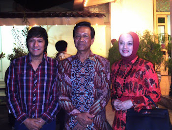 Drs. Ikang Fawzi, MBA, Sri Sultan Hamengku Buwono 10,  Marissa Haque, Ikatan UGM, 2011