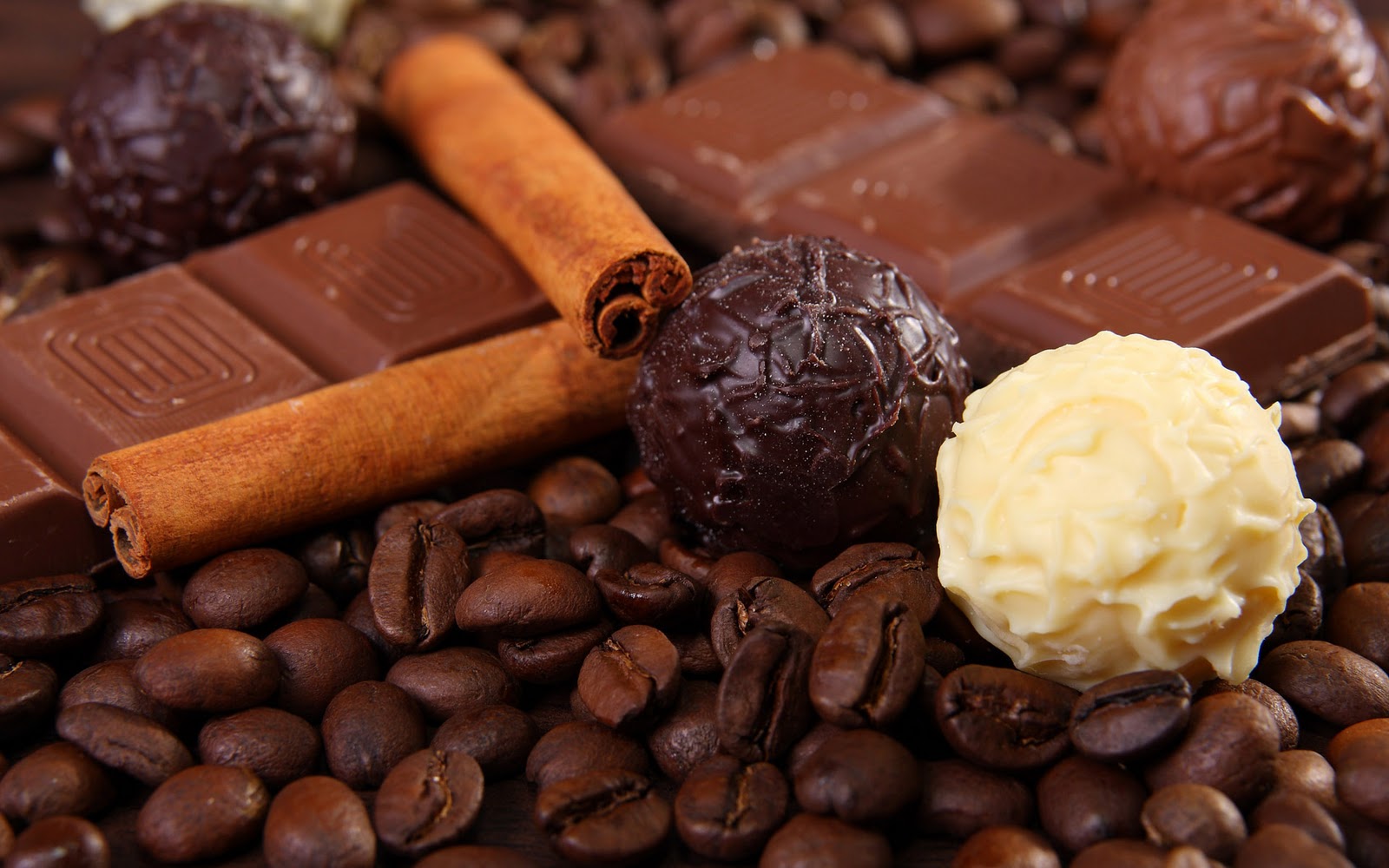 http://1.bp.blogspot.com/-Mb5EQ2eJ4Fo/To7BPjA6gcI/AAAAAAAANxk/bVWbQ6vdK4o/s1600/Lekkere-chocolade-achtergronden-hd-chocolade-wallpapers-afbeelding-foto-24.jpg